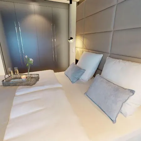 White Pearl 2.10 דירה טימנדורפר שטרנד